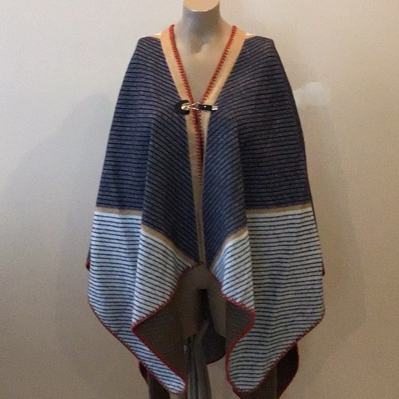 Vince Camuto Poncho/Cape NEW - Picture 1 of 5
